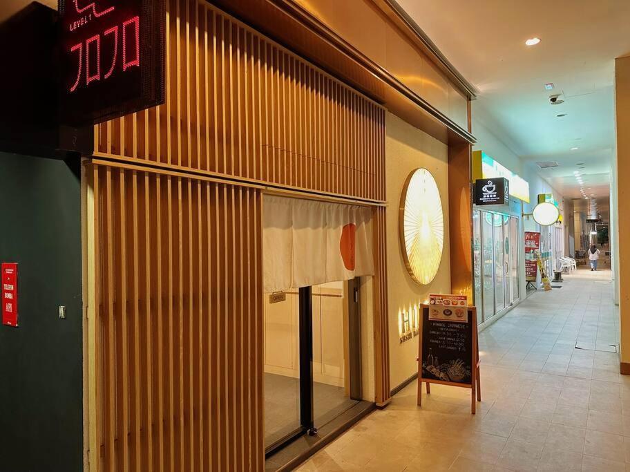 The Mirage /opposite Imago /kk Center